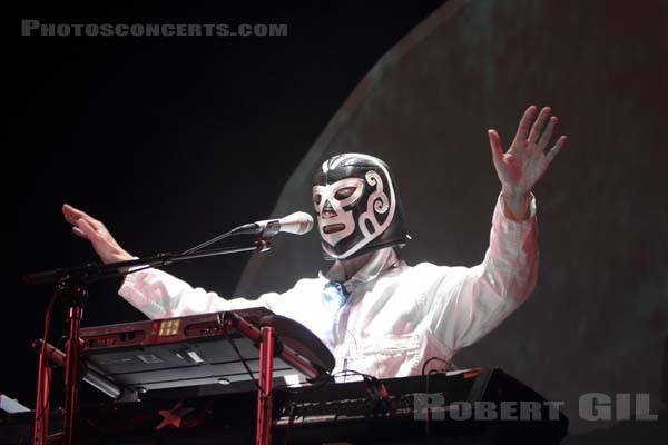 CASCADEUR - 2010-05-06 - PARIS - Zenith - 